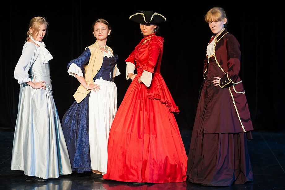 Zespół Tańca Dawnego Uniwersytetu Wrocławskiego - Słaba Płeć (Korowód – VIII Spotkania z Tańcem Dawnym)